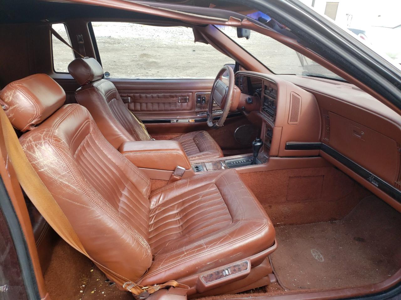 Photo 5 from auction – 1990 BUICK RIVIERA with VIN 1G4EZ13C2LU413344