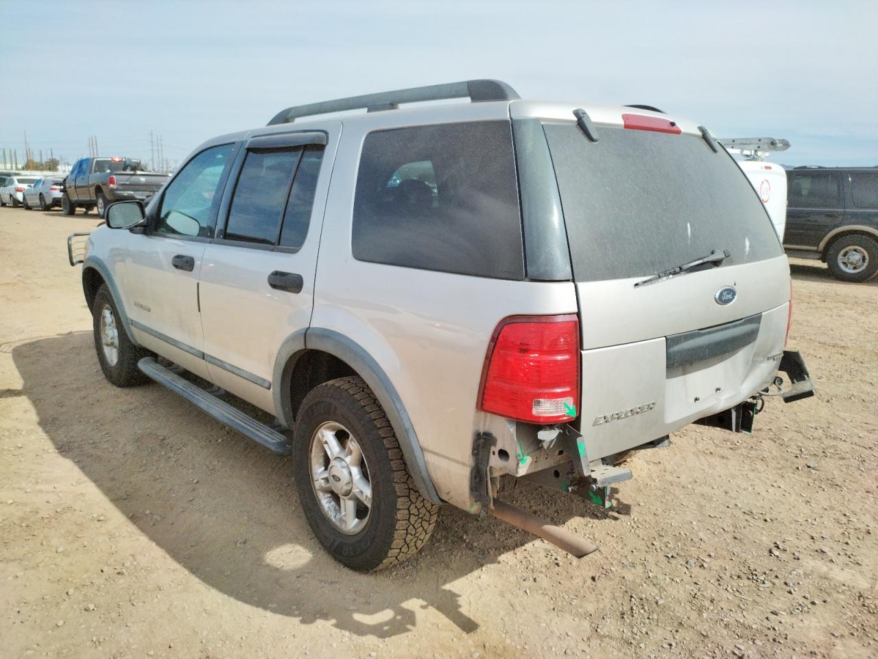 صورة رقم 3 من المزاد - 2005 FORD EXPLORER X مع VIN 1FMZU62K25UB32735