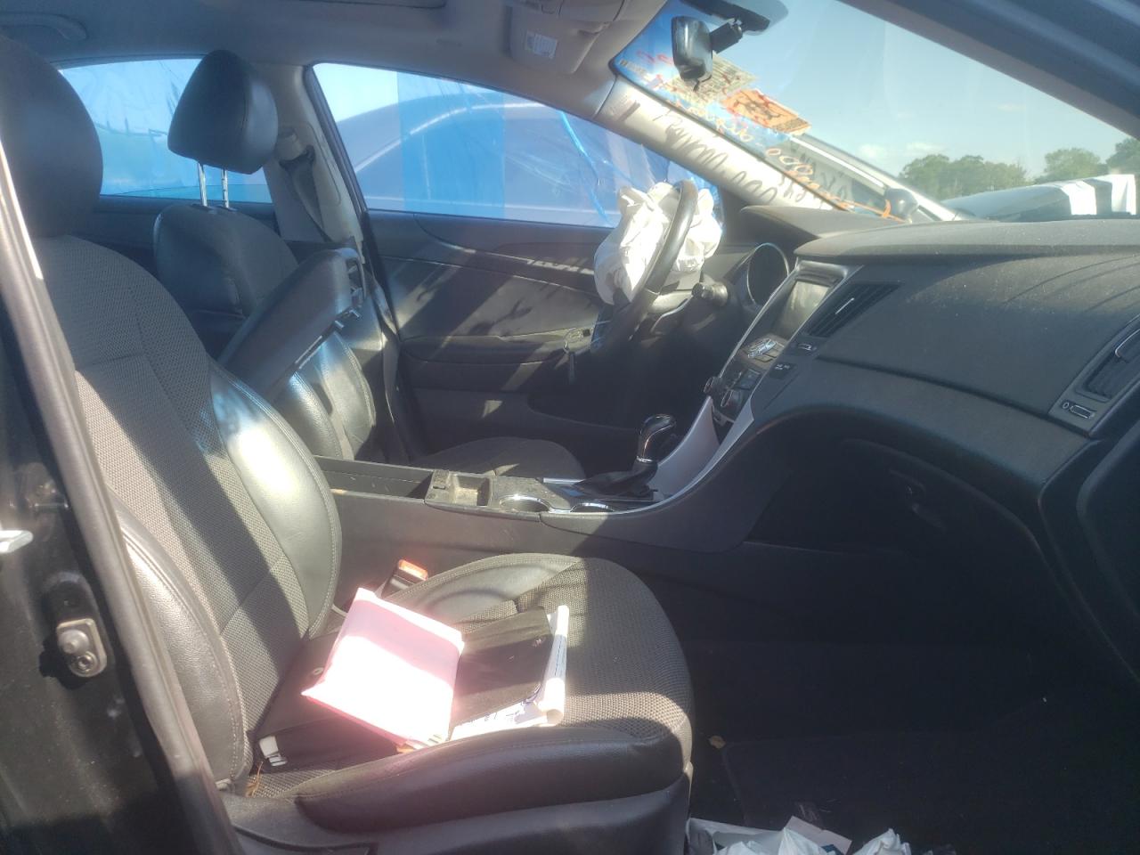 Photo 5 from auction – 2012 HYUNDAI SONATA SE with VIN 5NPEC4AC7CH493261