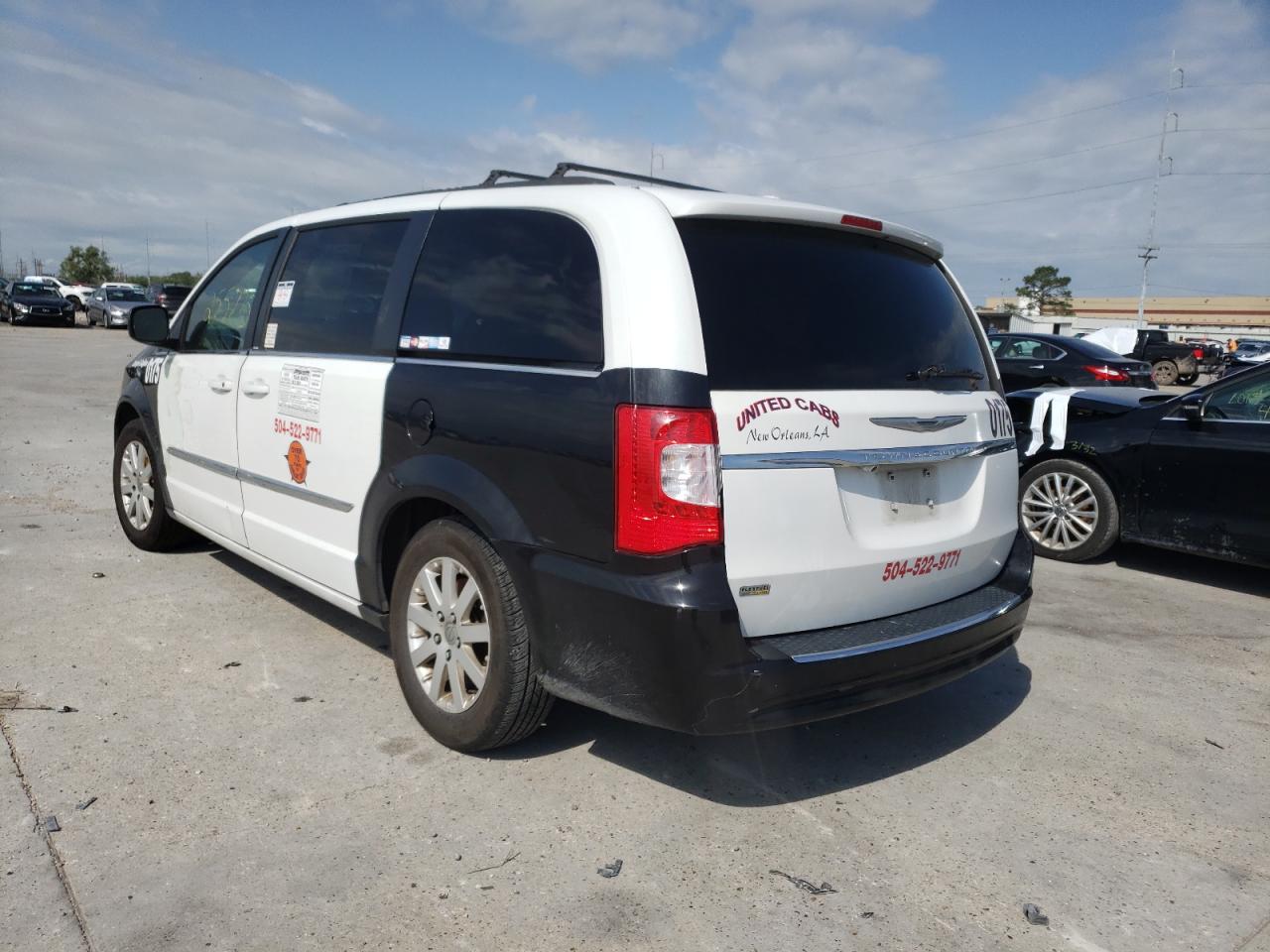 Photo 3 from auction – 2014 CHRYSLER TOWN & COU with VIN 2C4RC1BG9ER247447