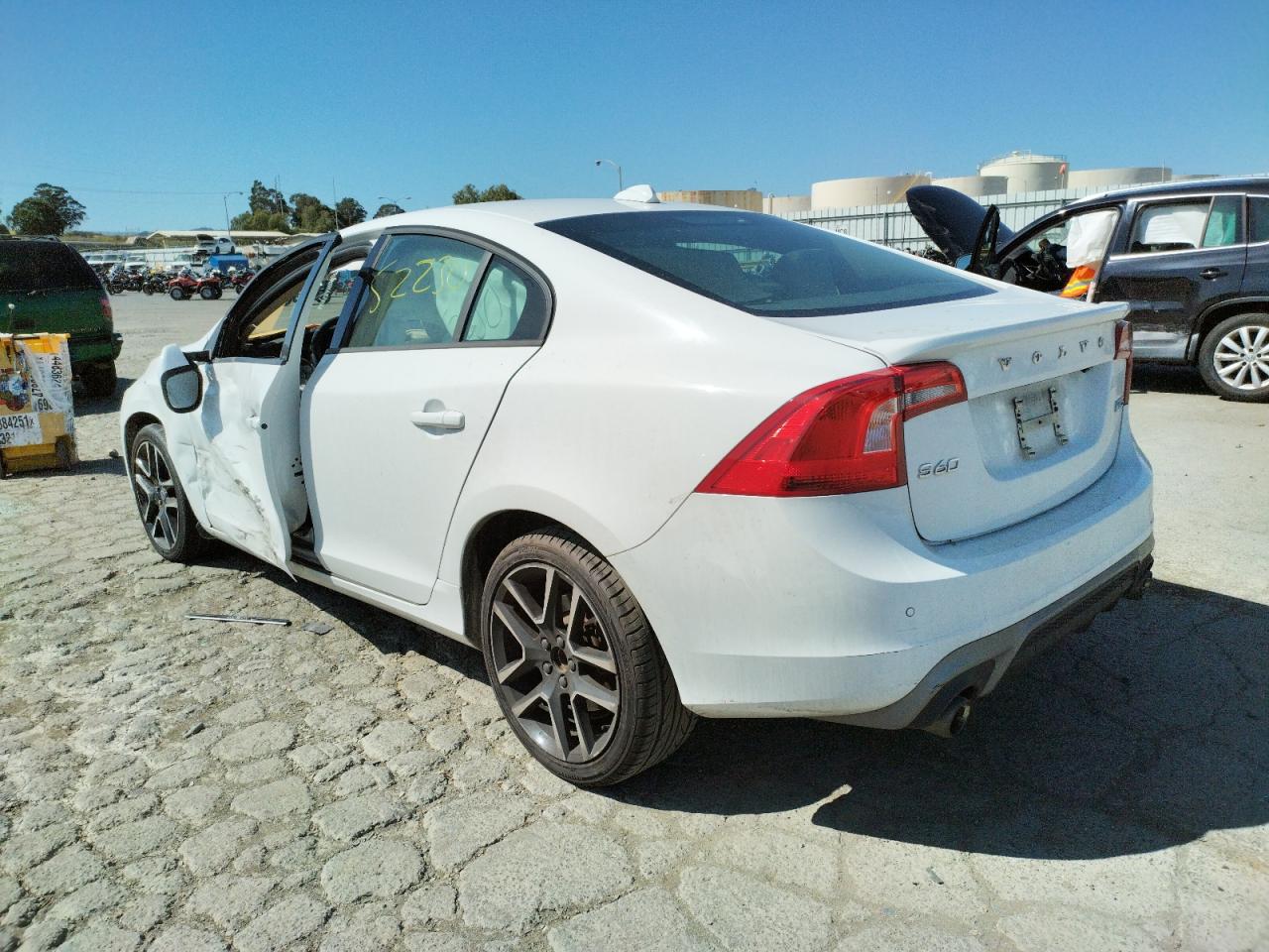 Photo 13 from auction – 2017 VOLVO S60 with VIN YV126MFL3H2432463