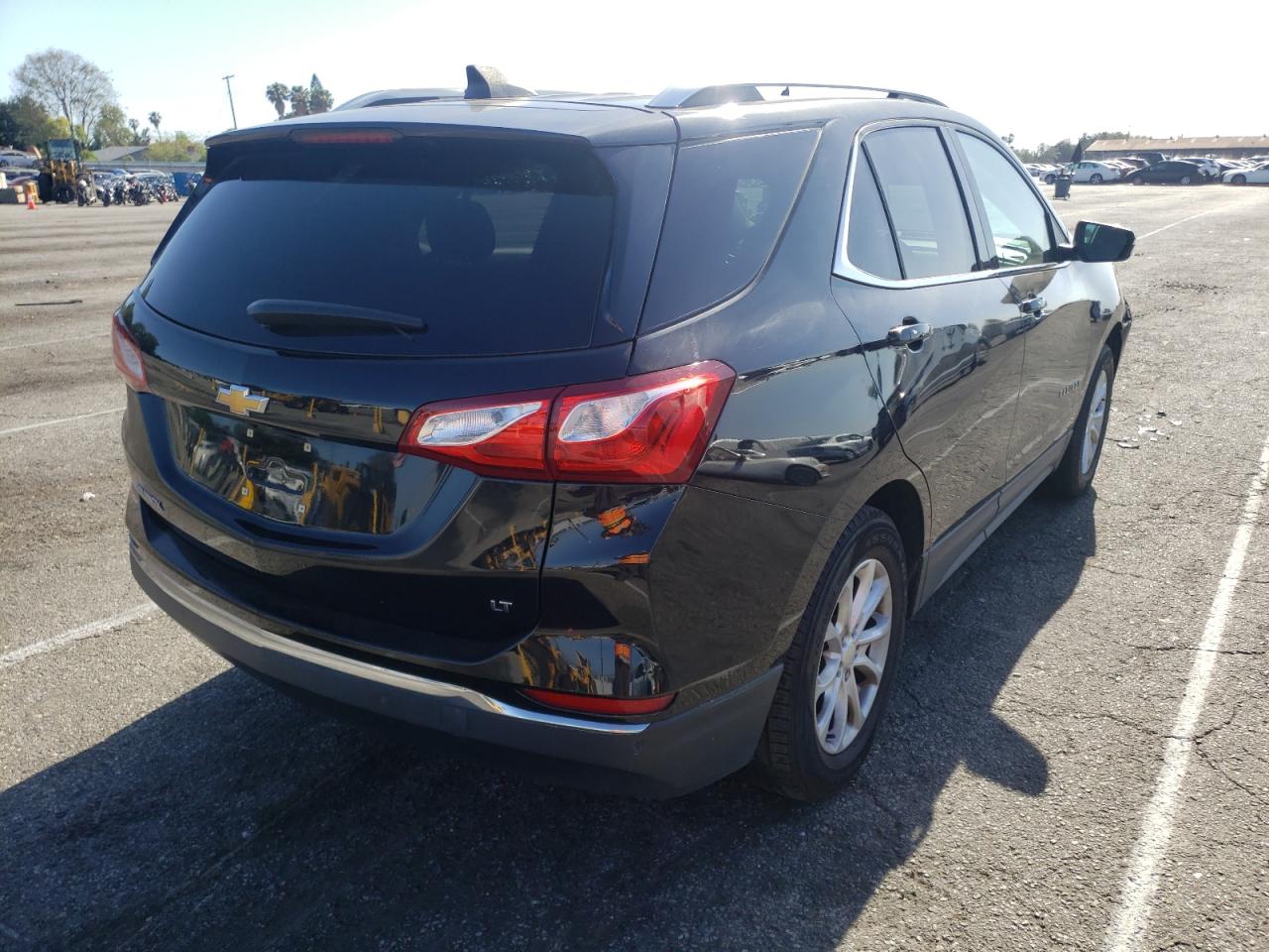 Photo 4 from auction – 2018 CHEVROLET EQUINOX LT with VIN 2GNAXJEV3J6114634