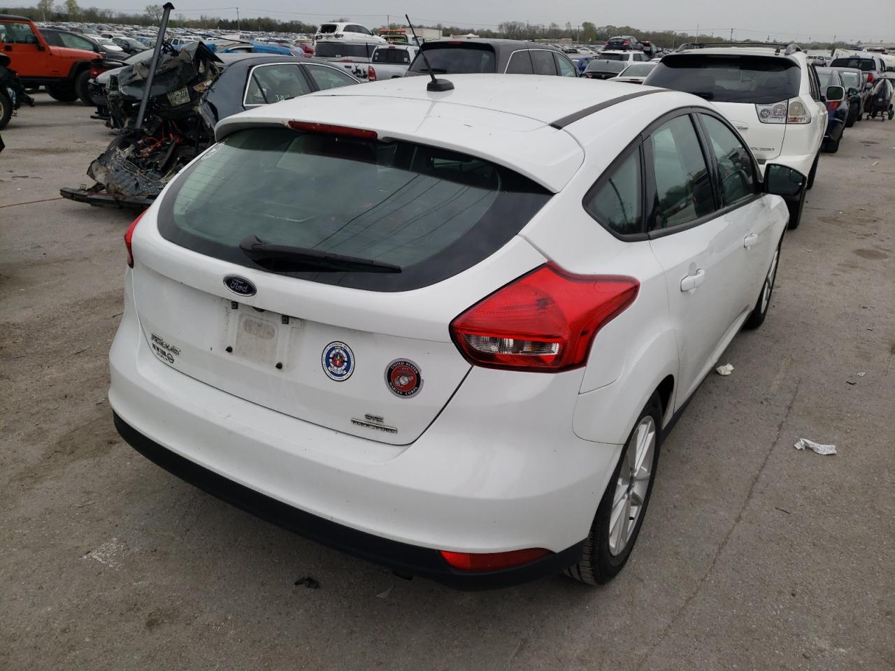 Photo 4 from auction – 2016 FORD FOCUS SE with VIN 1FADP3K22GL337832
