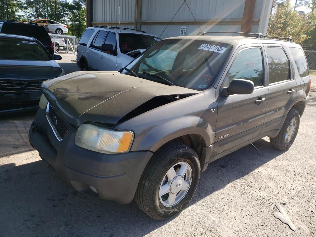 Photo 2 from auction – 2002 FORD ESCAPE XLT with VIN 1FMYU03152KE00148