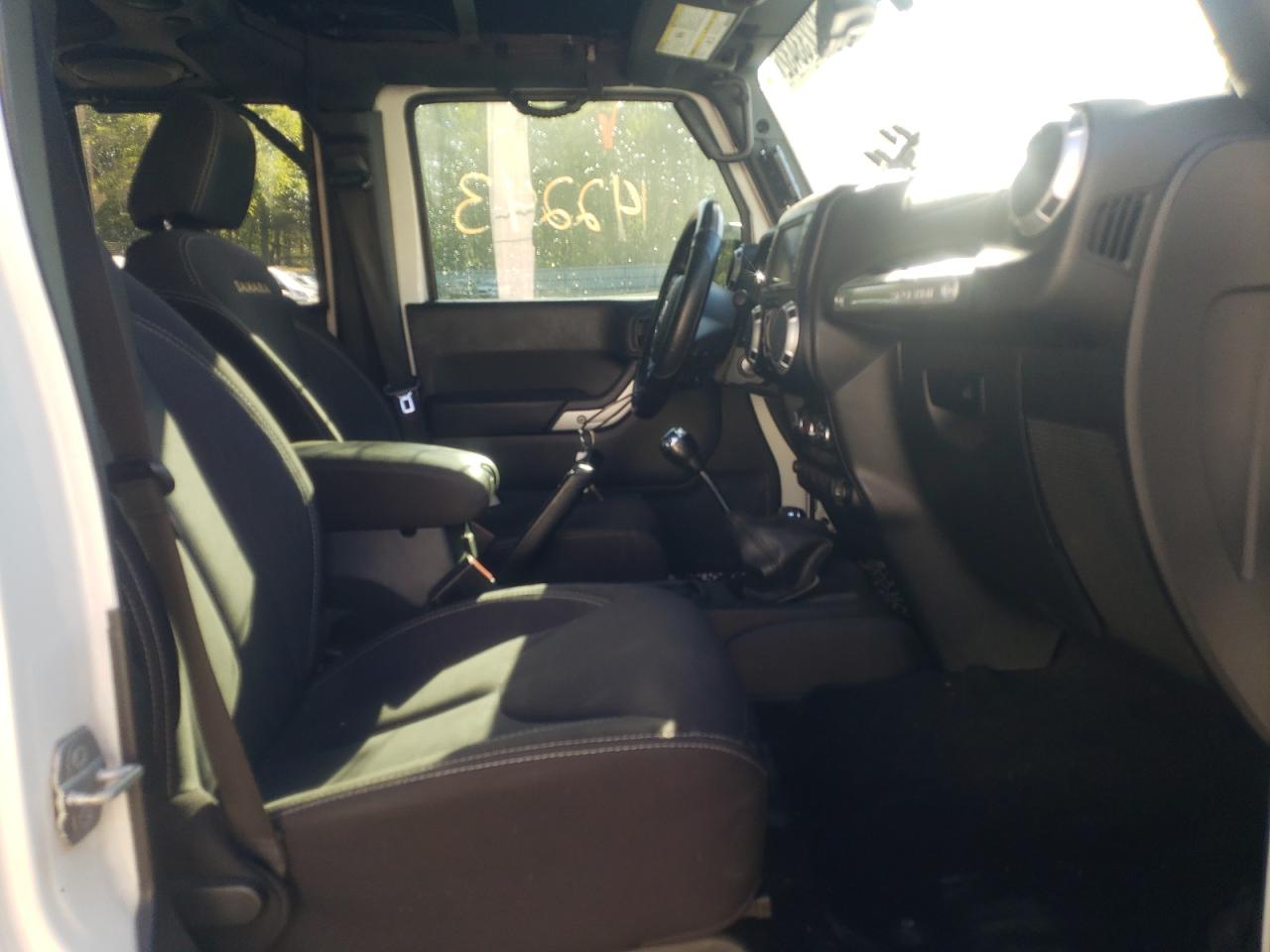 Photo 5 from auction – 2014 JEEP WRANGLER U with VIN 1C4BJWEG3EL174925