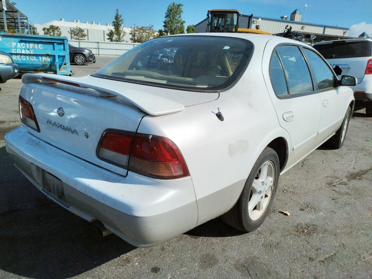 Photo 4 from auction – 1998 NISSAN MAXIMA GLE with VIN JN1CA21A3WM807792