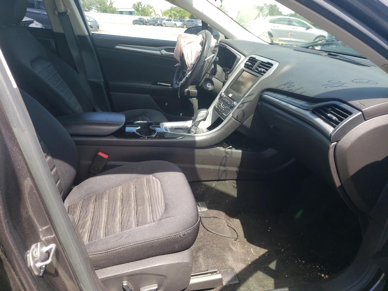 Photo 5 from auction – 2016 FORD FUSION SE with VIN 3FA6P0H7XGR247629