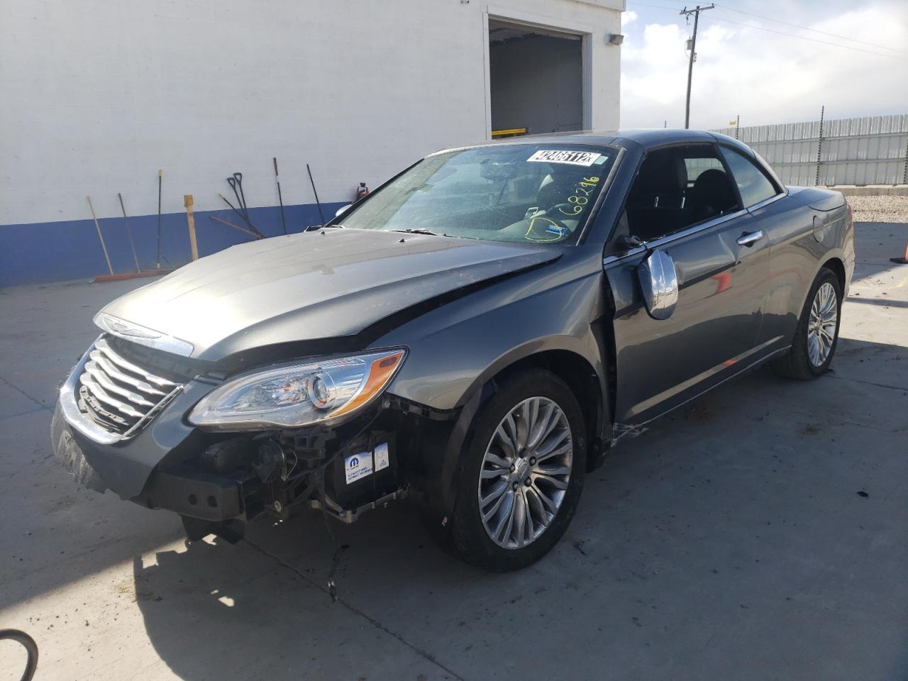 Photo 2 from auction – 2013 CHRYSLER 200 LIMITE with VIN 1C3BCBFG8DN596942