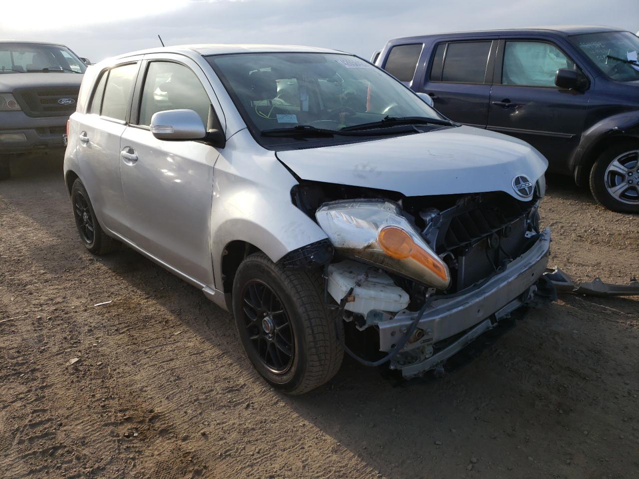 TOYOTA SCION XD 2012 مع رقم تعريف المركبة JTKKU4B45C1025522 - صورة من المزاد