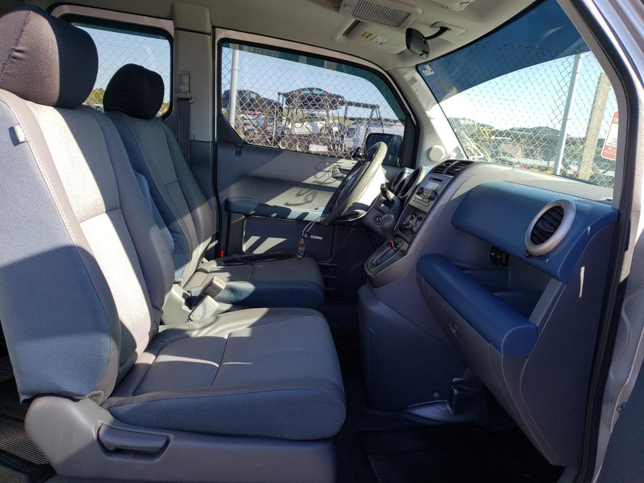 Photo 5 from auction – 2006 HONDA ELEMENT EX with VIN 5J6YH28726L014945