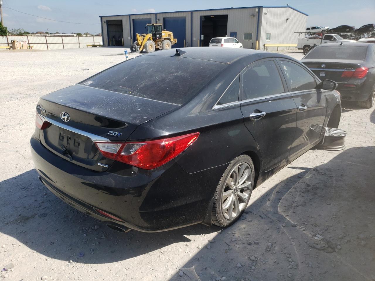 Photo 4 from auction – 2013 HYUNDAI SONATA SE with VIN 5NPEC4AB4DH539072