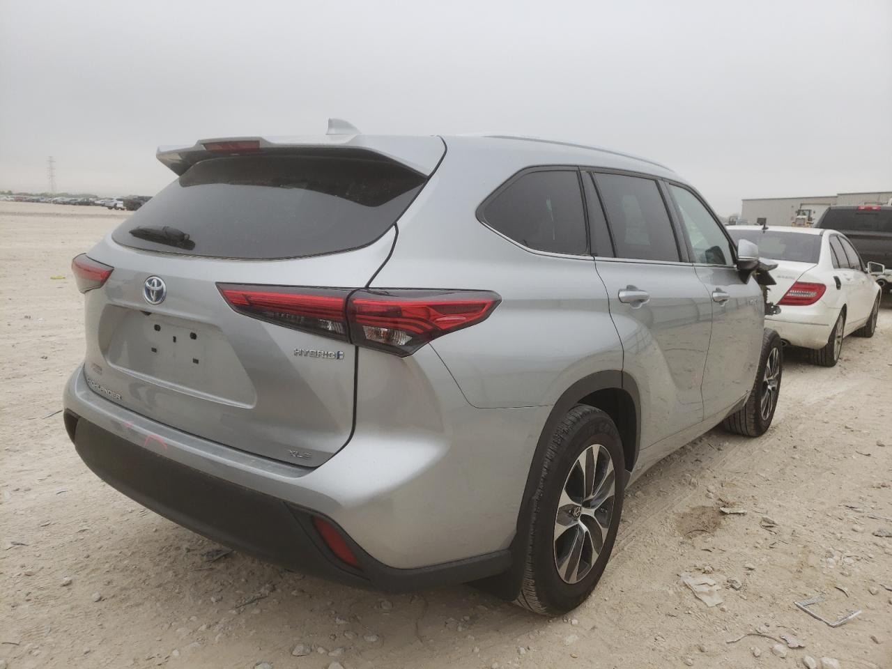 Photo 4 from auction – 2020 TOYOTA HIGHLANDER with VIN 5TDHBRCH5LS506640