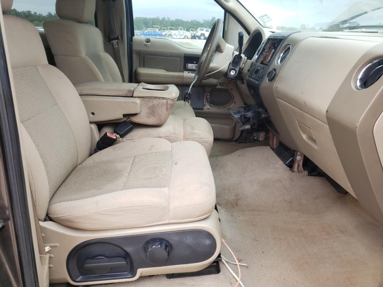 Photo 5 from auction – 2005 FORD F150 SUPER with VIN 1FTRW12W25FB61306
