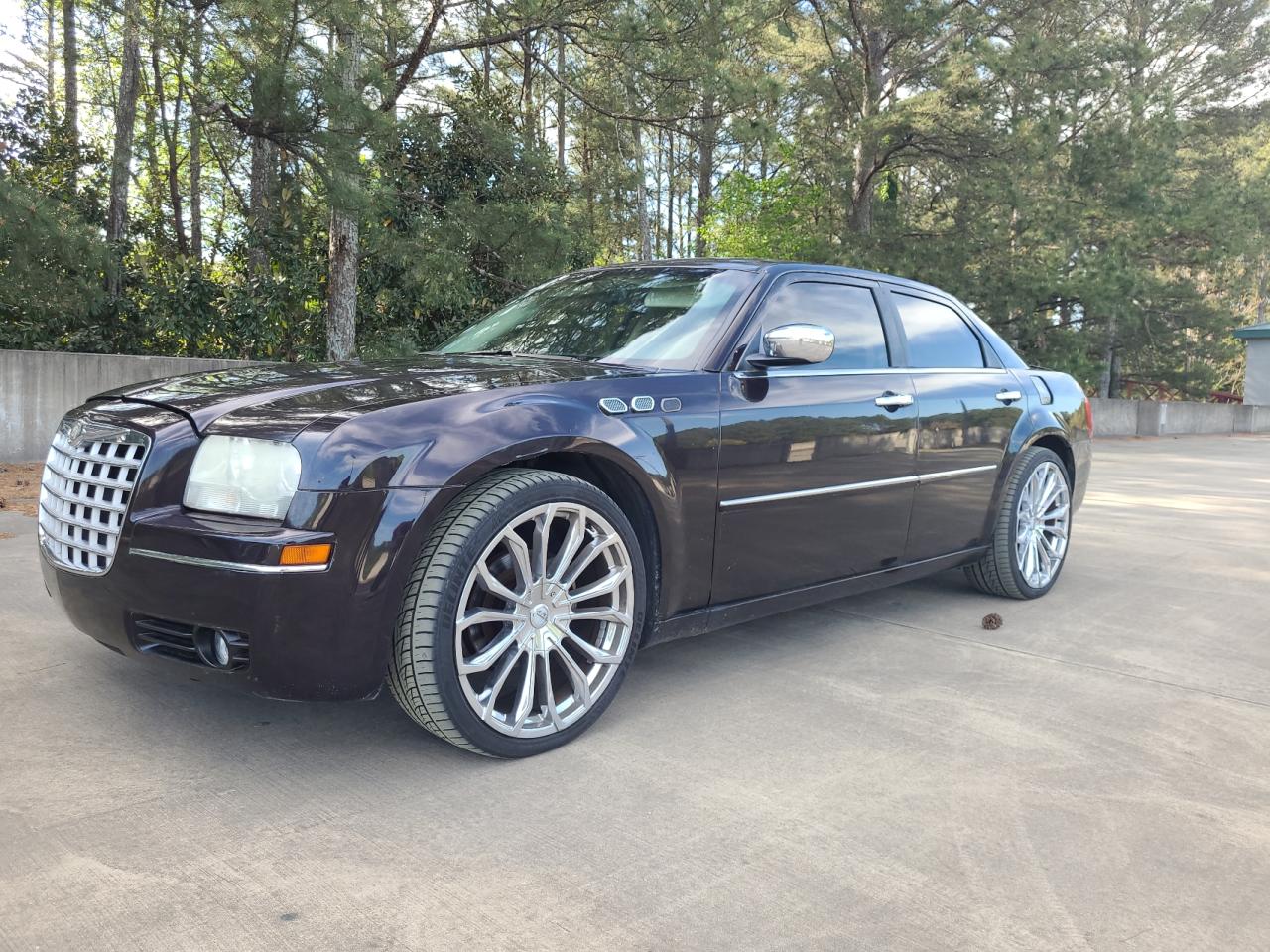 Photo 2 from auction – 2010 CHRYSLER 300 TOURIN with VIN 2C3CA4CD3AH173710