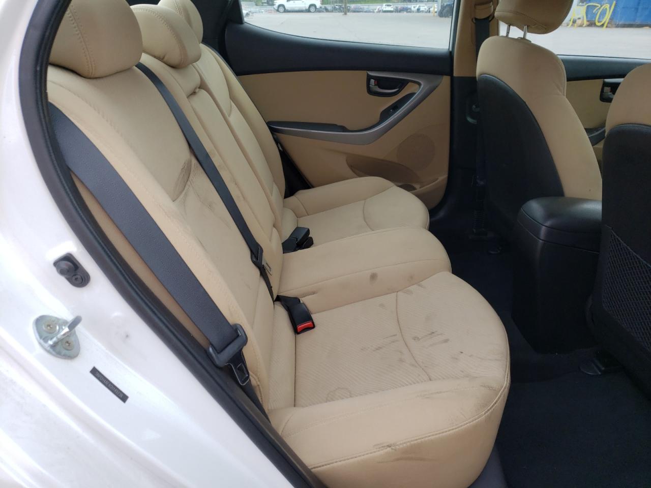 Photo 6 from auction – 2012 HYUNDAI ELANTRA GL with VIN 5NPDH4AE4CH149238