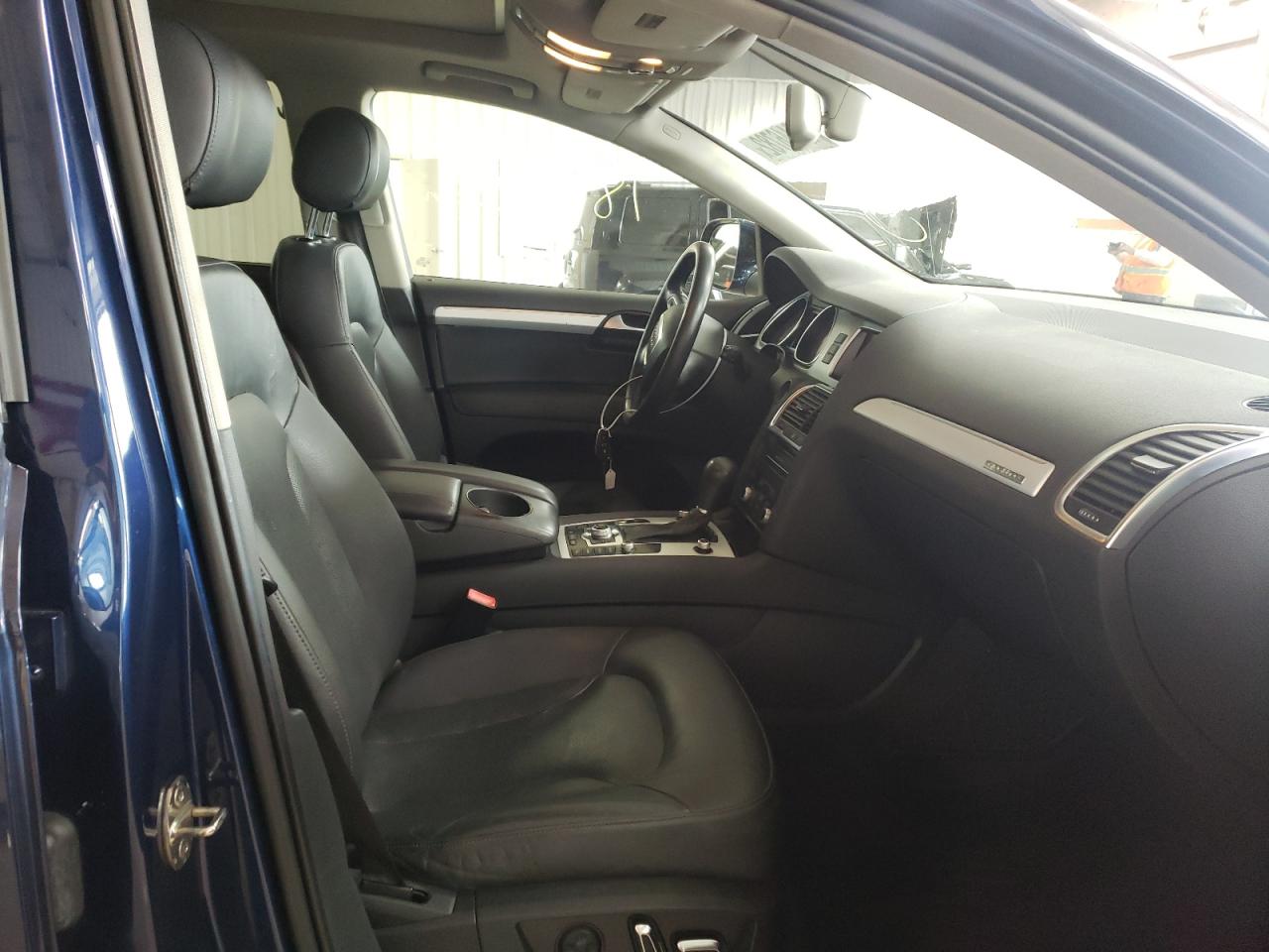Photo 5 from auction – 2011 AUDI Q7 PRESTIG with VIN WA1DGAFE5BD001463