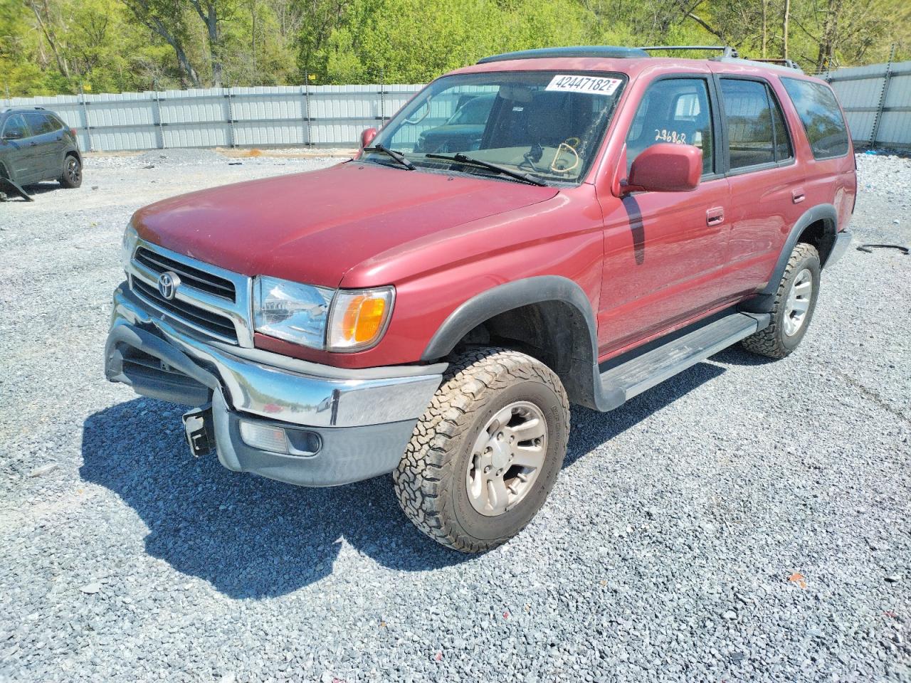 Photo 2 from auction – 2000 TOYOTA 4RUNNER SR with VIN JT3GN86R5Y0168382