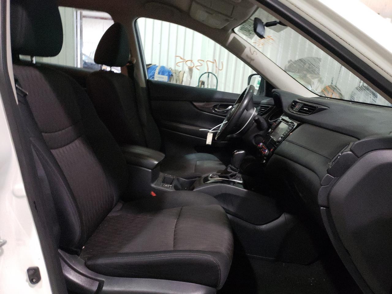 Photo 5 from auction – 2017 NISSAN ROGUE SV with VIN 5N1AT2MN4HC757745