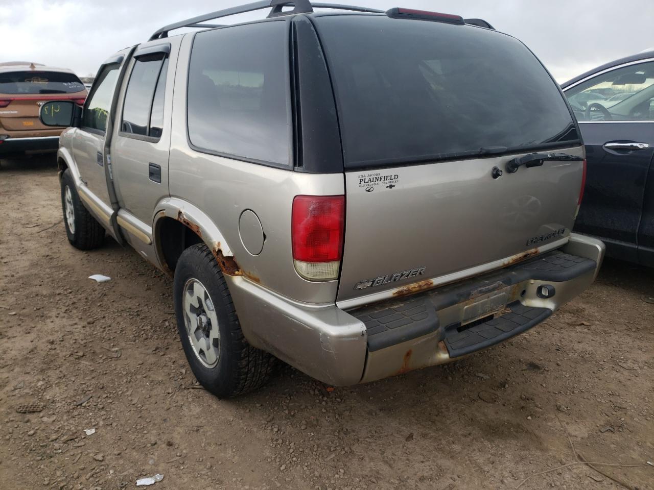 Photo 3 from auction – 2002 CHEVROLET BLAZER with VIN 1GNDT13W72K217476
