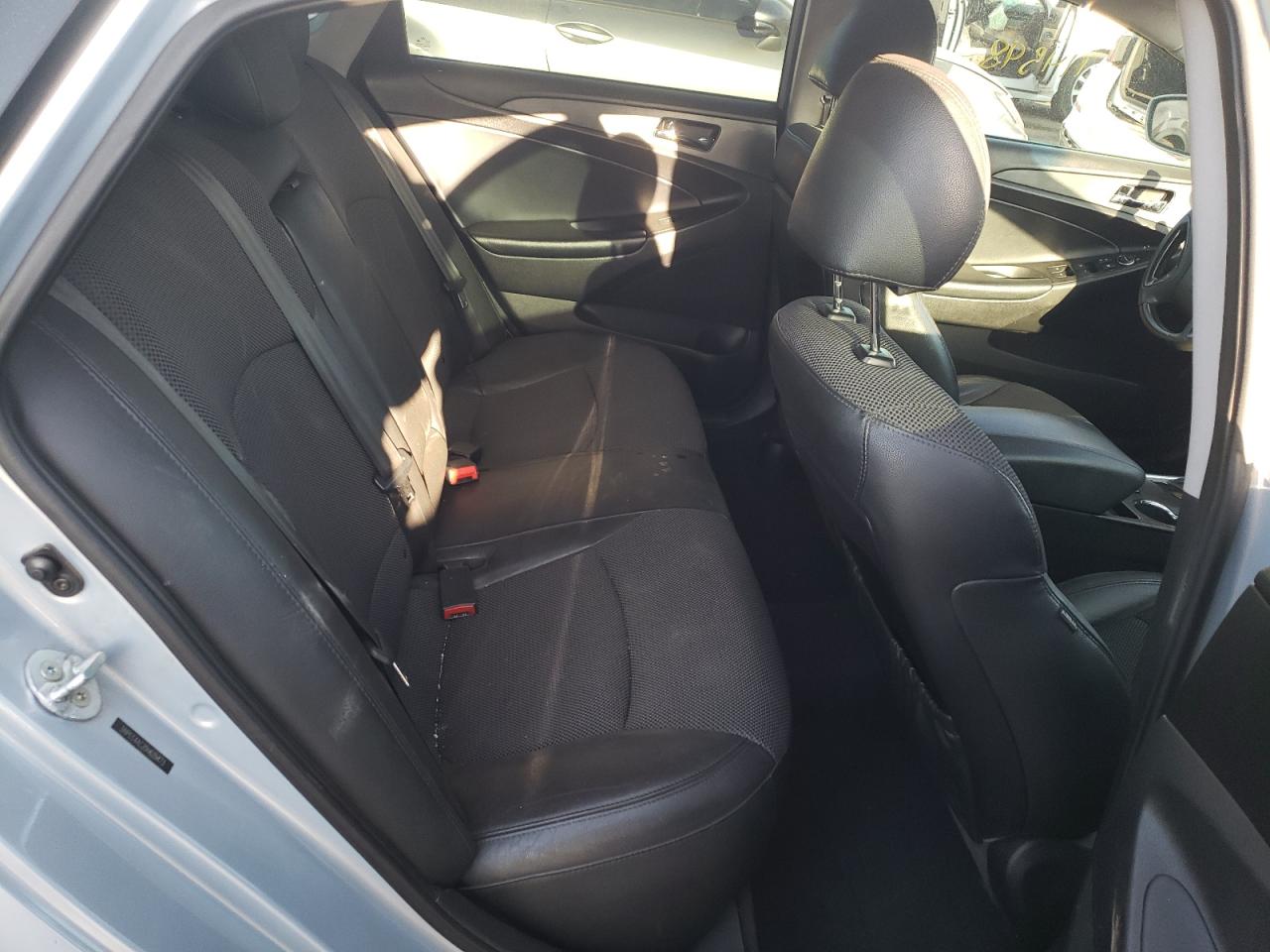Photo 6 from auction – 2013 HYUNDAI SONATA SE with VIN 5NPEC4AC2DH625473
