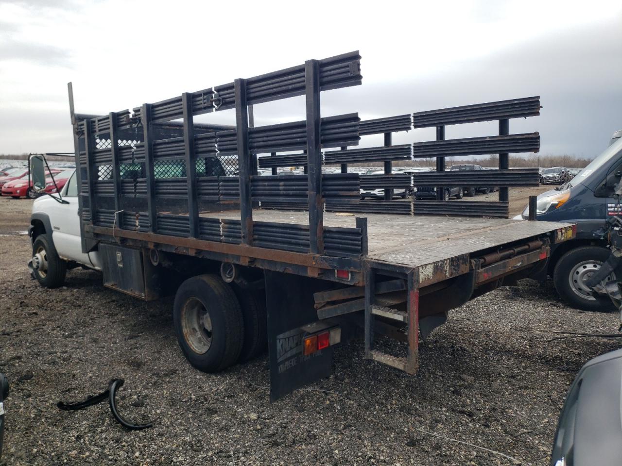 Photo 3 from auction – 2003 CHEVROLET SILVERADO with VIN 1GBJC34U73E267481