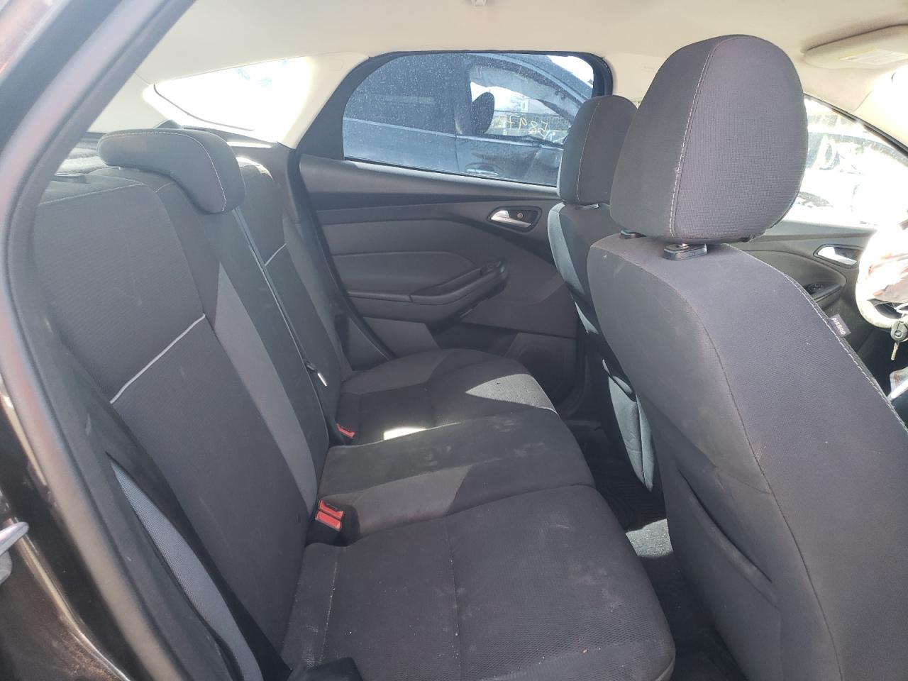 Photo 6 from auction – 2014 FORD FOCUS SE with VIN 1FADP3K24EL131117