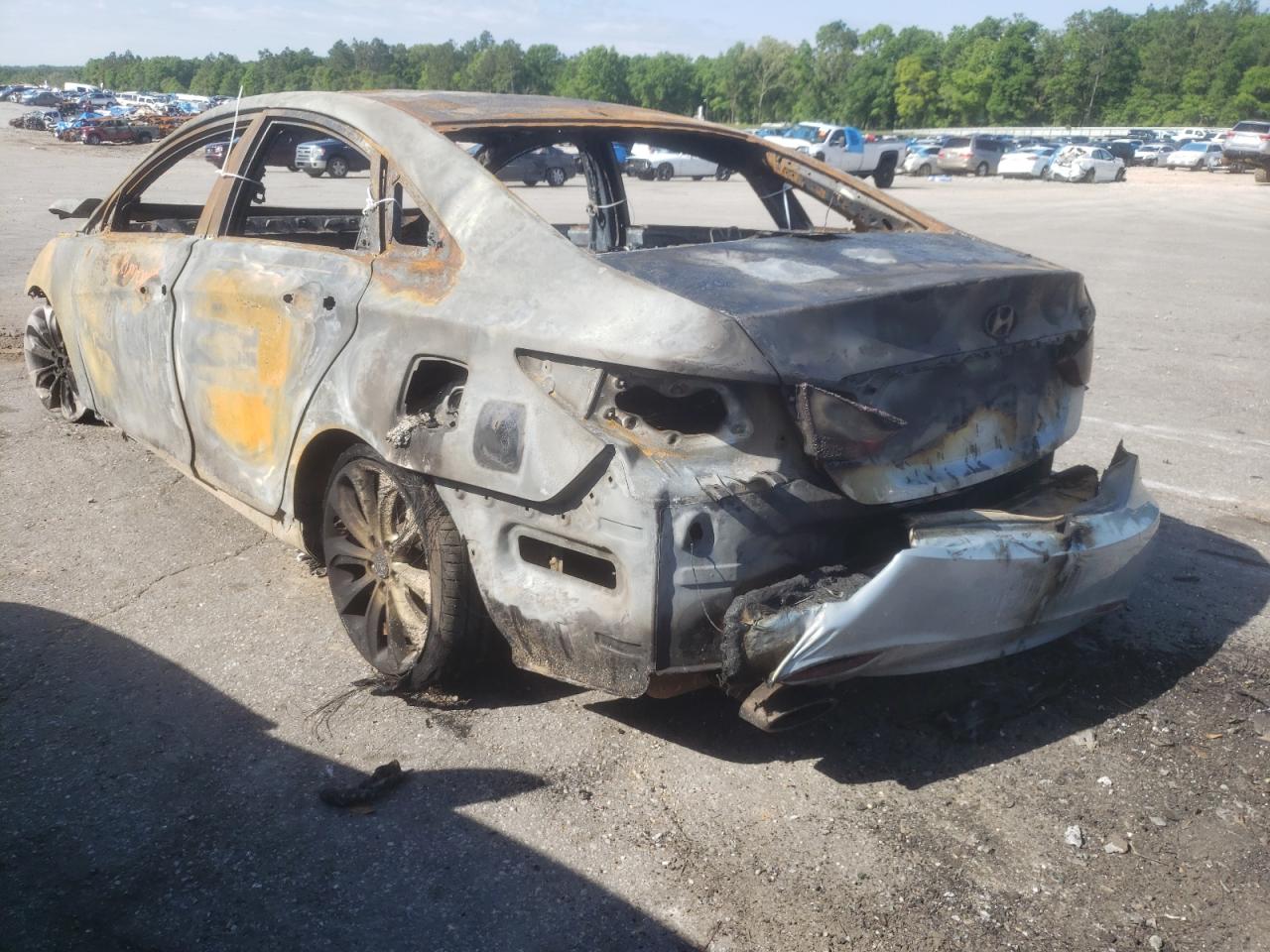 Photo 3 from auction – 2011 HYUNDAI SONATA SE with VIN 5NPEC4AB8BH246417