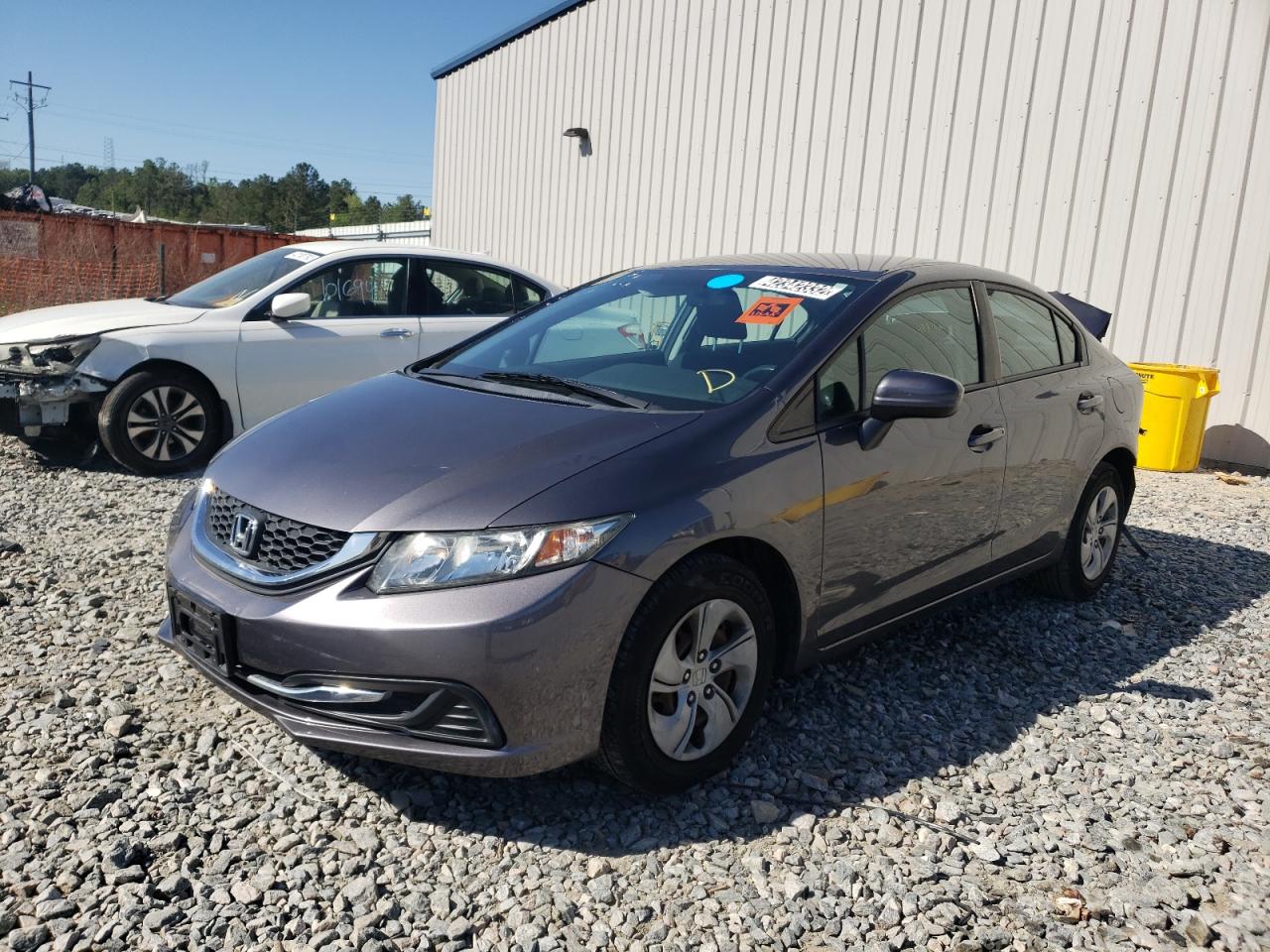 Photo 2 from auction – 2015 HONDA CIVIC LX with VIN 19XFB2F57FE293740