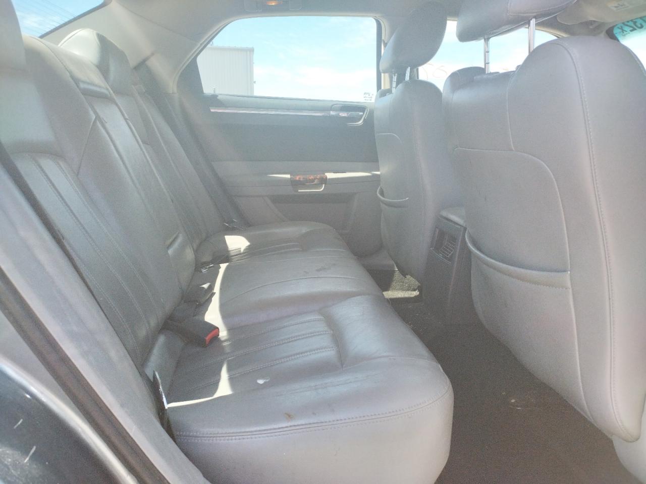 Photo 6 from auction – 2007 CHRYSLER 300C with VIN 2C3KA63H87H852469