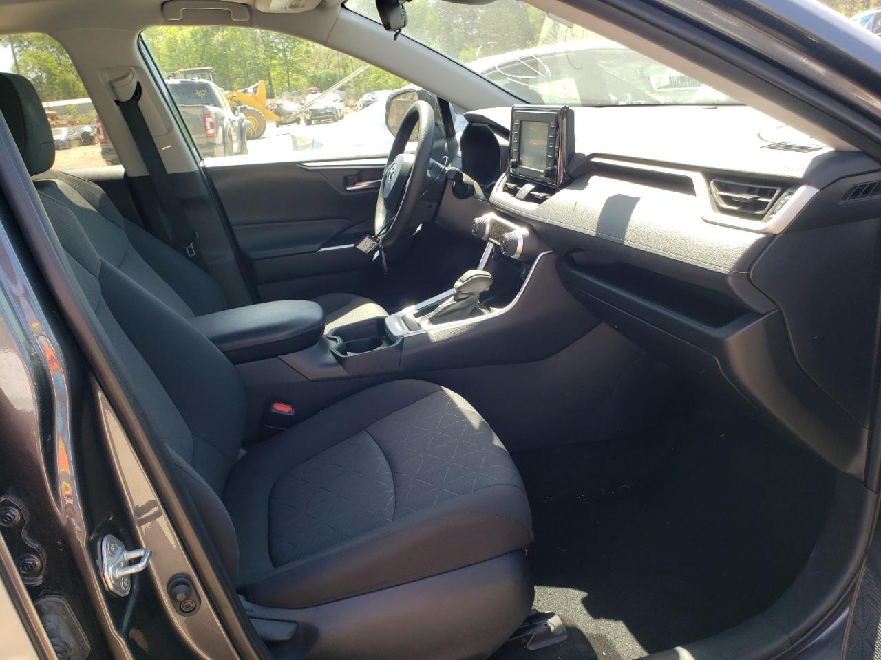 Photo 5 from auction – 2021 TOYOTA RAV4 XLE with VIN 2T3W1RFV5MC097777
