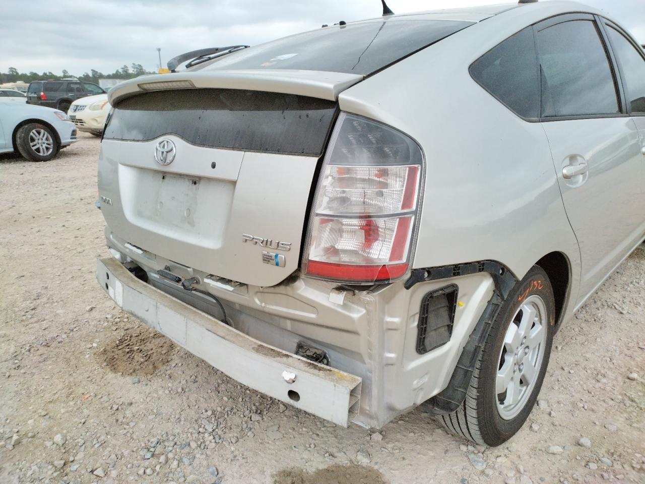 Photo 9 from auction – 2005 TOYOTA PRIUS with VIN JTDKB20U053049724