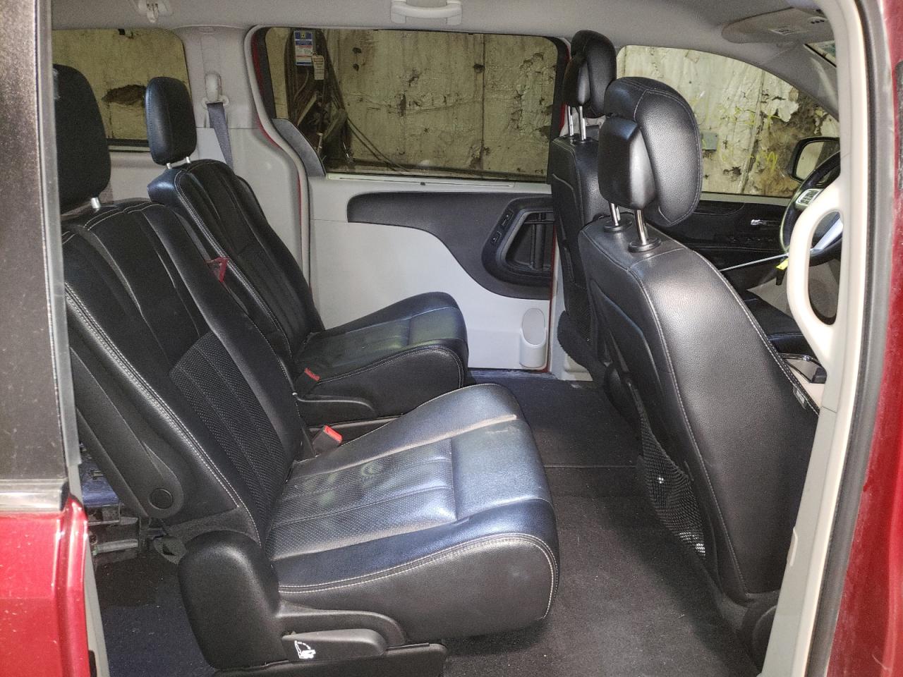 Photo 6 from auction – 2015 CHRYSLER TOWN & COU with VIN 2C4RC1CG2FR601969