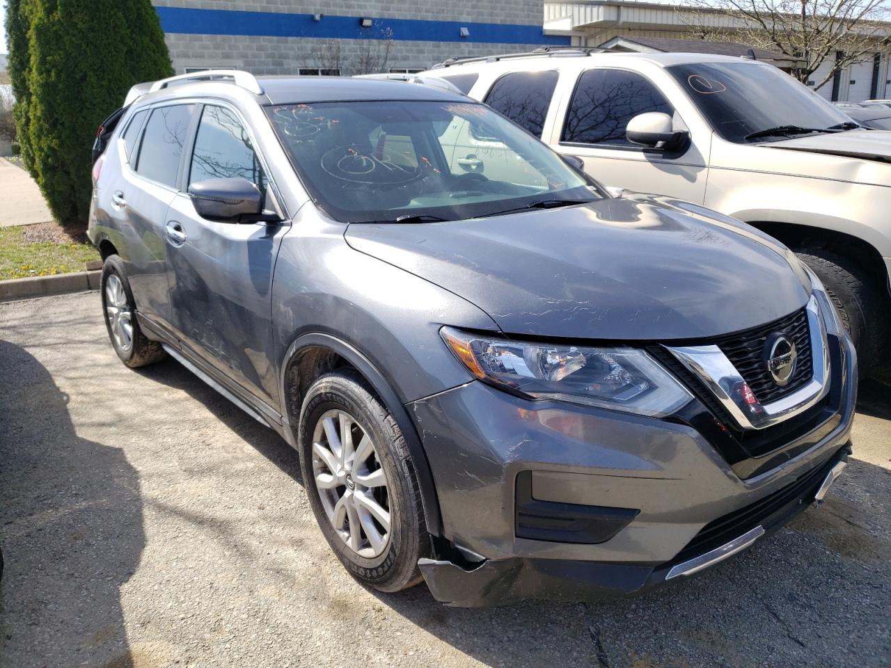 NISSAN ROGUE S 2018 with VIN 5N1AT2MT1JC800670 - Photo from auction