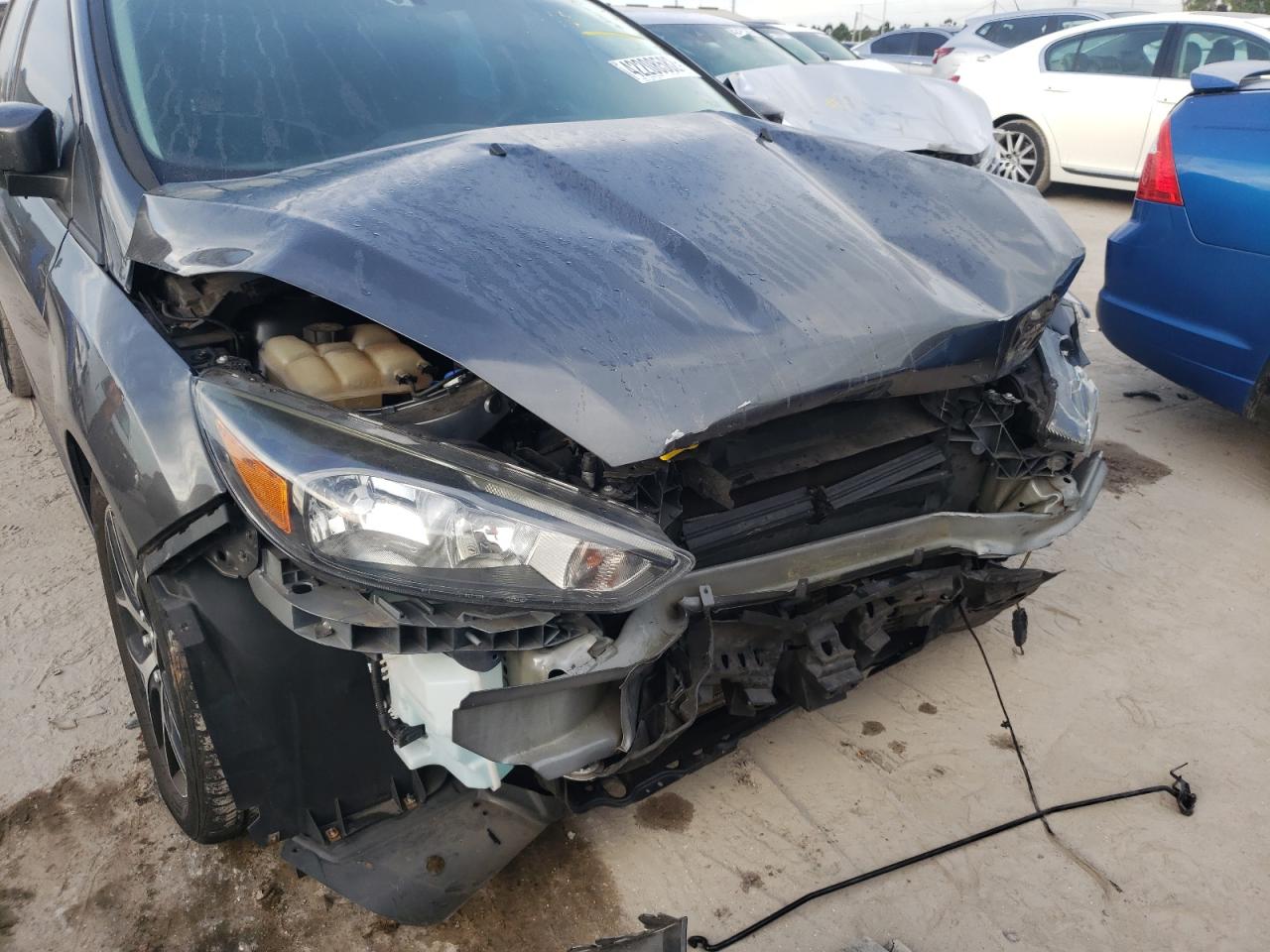 Photo 9 from auction – 2017 FORD FOCUS SEL with VIN 1FADP3M21HL282501