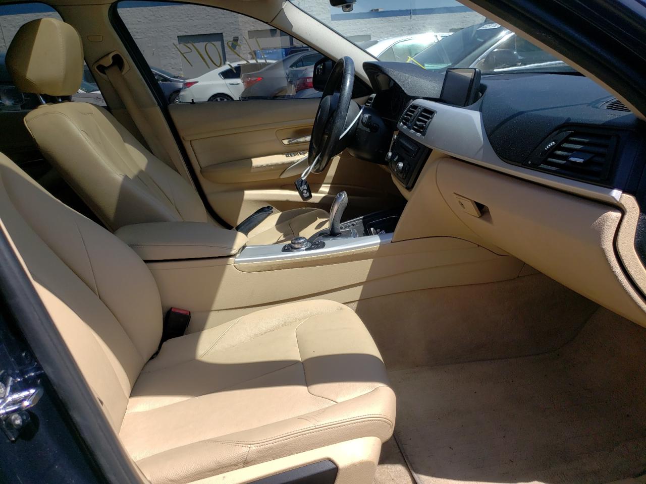 Photo 5 from auction – 2012 BMW 328 I with VIN WBA3A5C50CF340858
