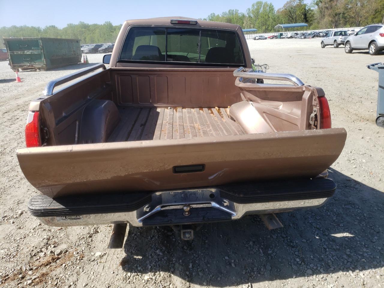 Photo 6 from auction – 1995 CHEVROLET GMT-400 C1 with VIN 1GCEC14K2SZ210600