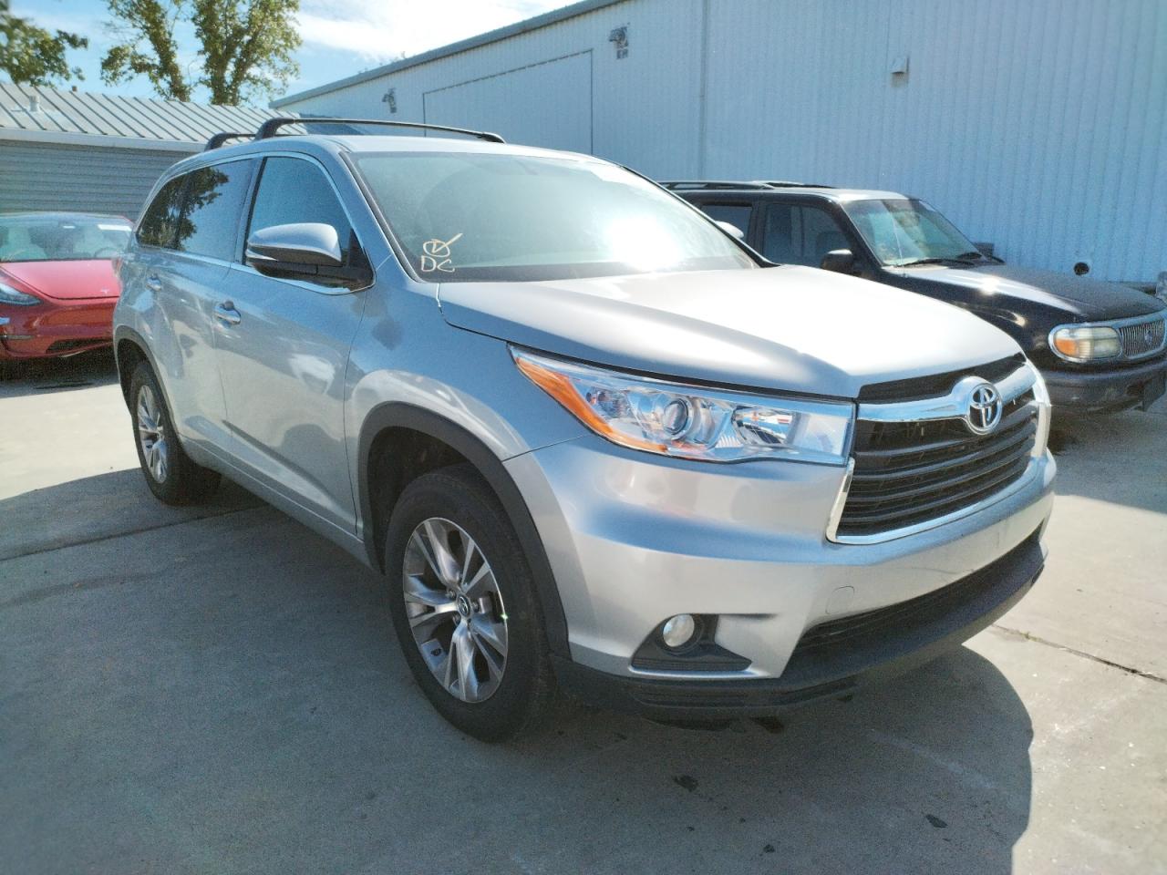 TOYOTA HIGHLANDER 2016 مع رقم تعريف المركبة 5TDZKRFH4GS178598 - صورة من المزاد
