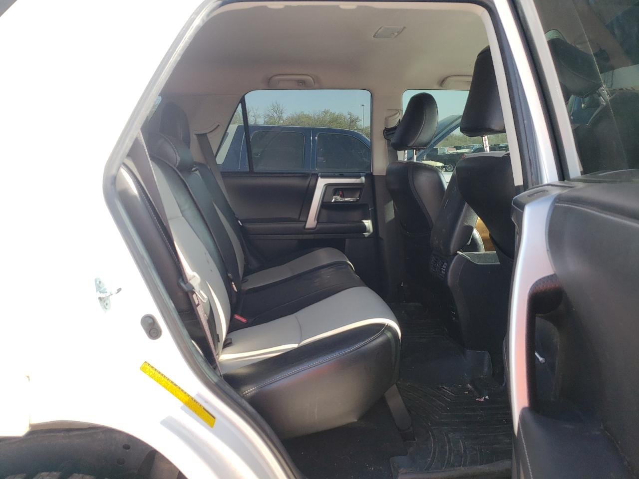 Photo 6 from auction – 2016 TOYOTA 4RUNNER SR with VIN JTEBU5JR6G5403576