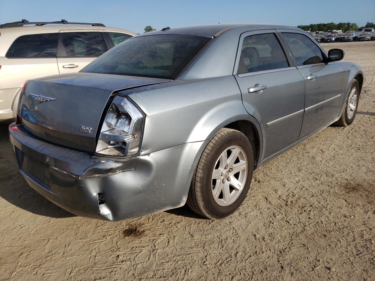 Photo 4 from auction – 2006 CHRYSLER 300 TOURIN with VIN 2C3KA53G86H523965