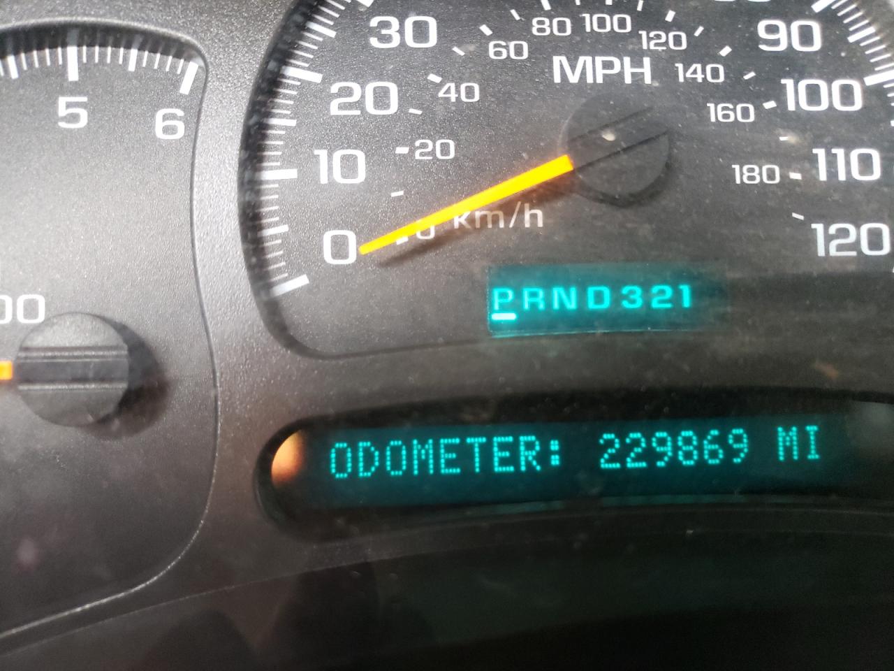 Photo 8 from auction – 2004 CHEVROLET SILVERADO with VIN 2GCEK19T541233580