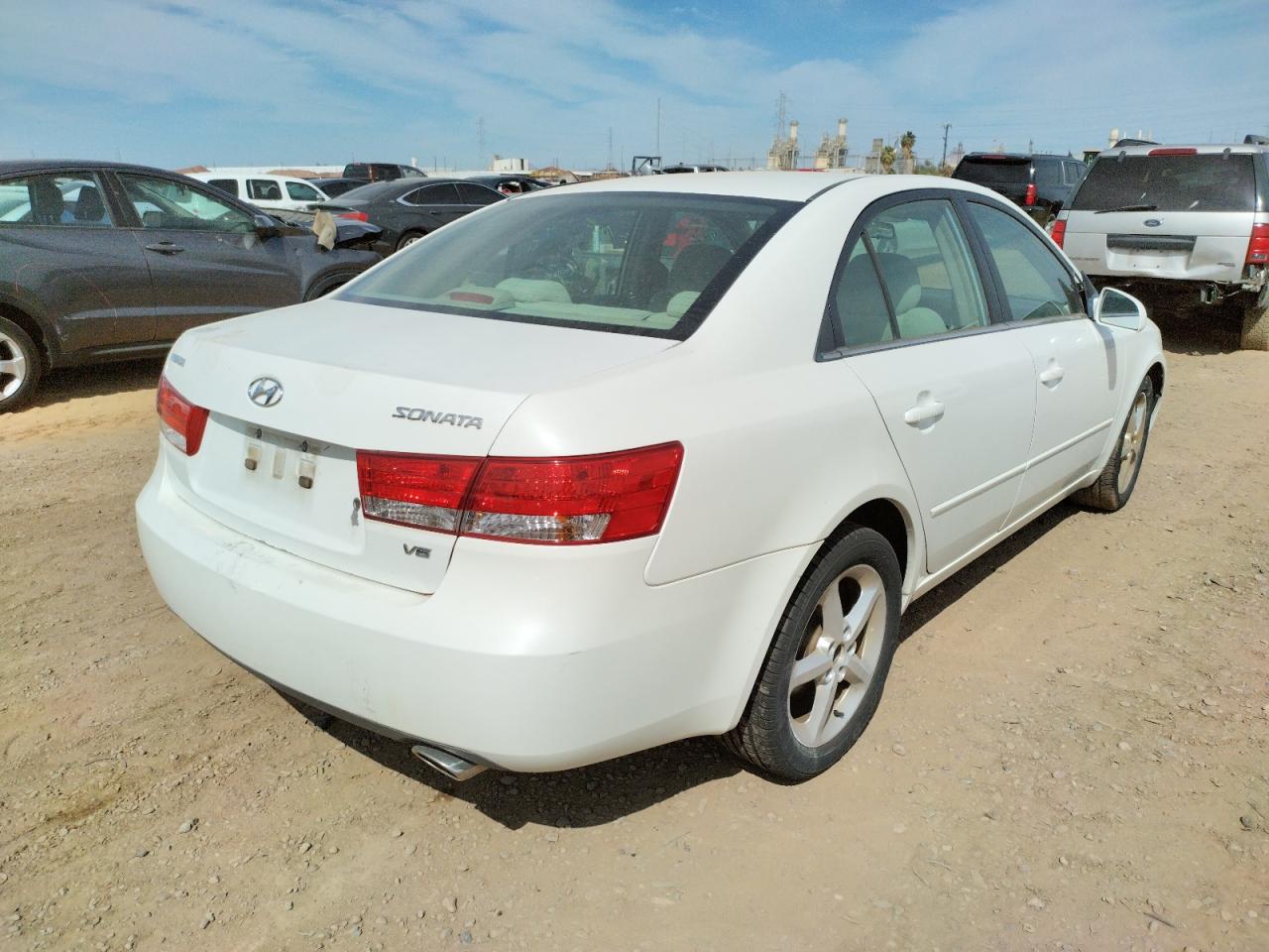 Photo 4 from auction – 2007 HYUNDAI SONATA SE with VIN 5NPEU46F97H159870