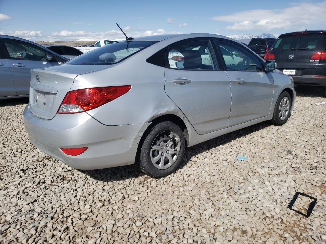 Photo 4 from auction – 2012 HYUNDAI ACCENT GLS with VIN KMHCT4AE6CU200279