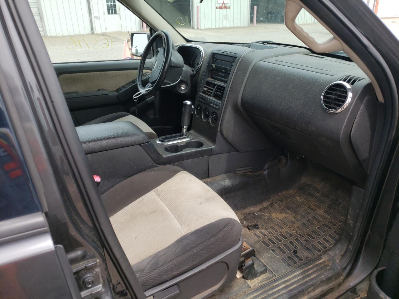 Photo 5 from auction – 2007 FORD EXPLORER S with VIN 1FMEU53K47UB33976