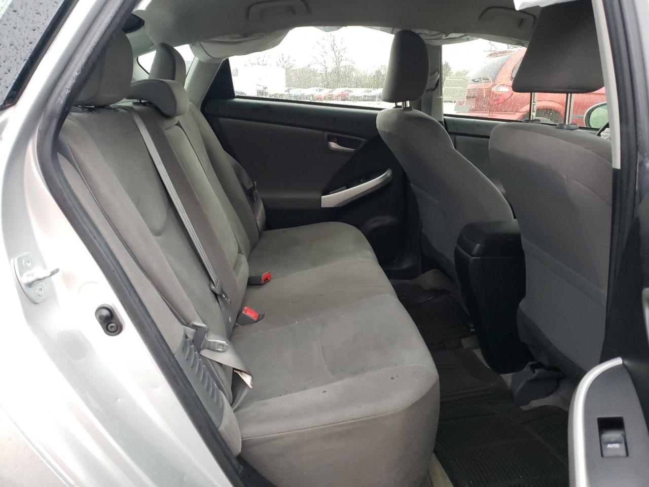 Photo 6 from auction – 2015 TOYOTA PRIUS with VIN JTDKN3DU4F1994907