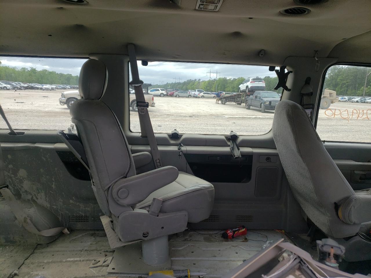 Photo 6 from auction – 2002 FORD ECONOLINE with VIN 1FBSS31L82HA64941