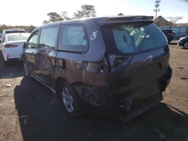 Photo 3 from auction – 2018 TOYOTA SIENNA L with VIN 5TDZZ3DC2JS945226