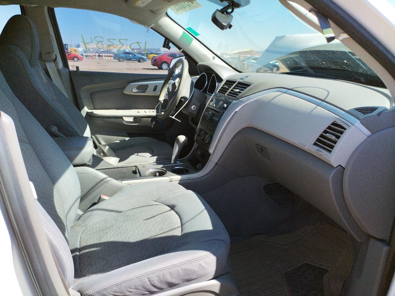 Photo 5 from auction – 2012 CHEVROLET TRAVERSE L with VIN 1GNKREED3CJ186372
