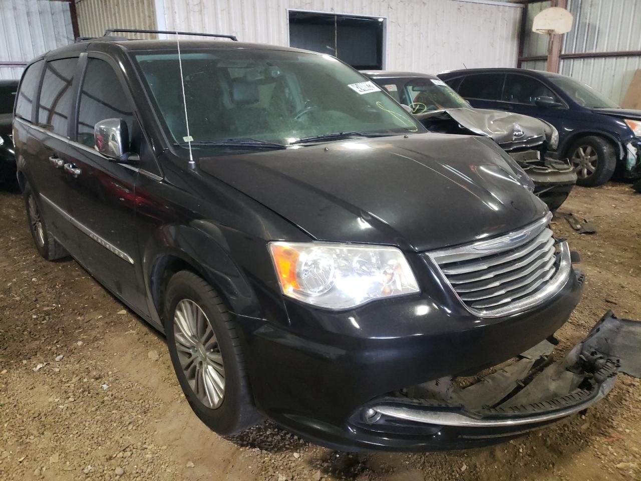 CHRYSLER TOWN & COU 2013 with VIN 2C4RC1CG4DR778732 - Photo from auction
