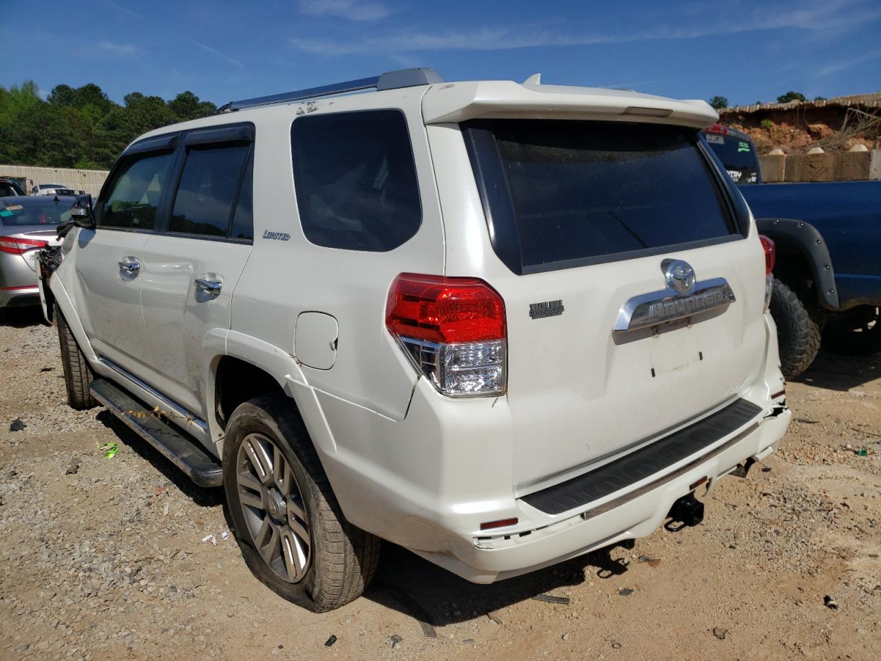 Photo 3 from auction – 2013 TOYOTA 4RUNNER SR with VIN JTEBU5JR9D5118575