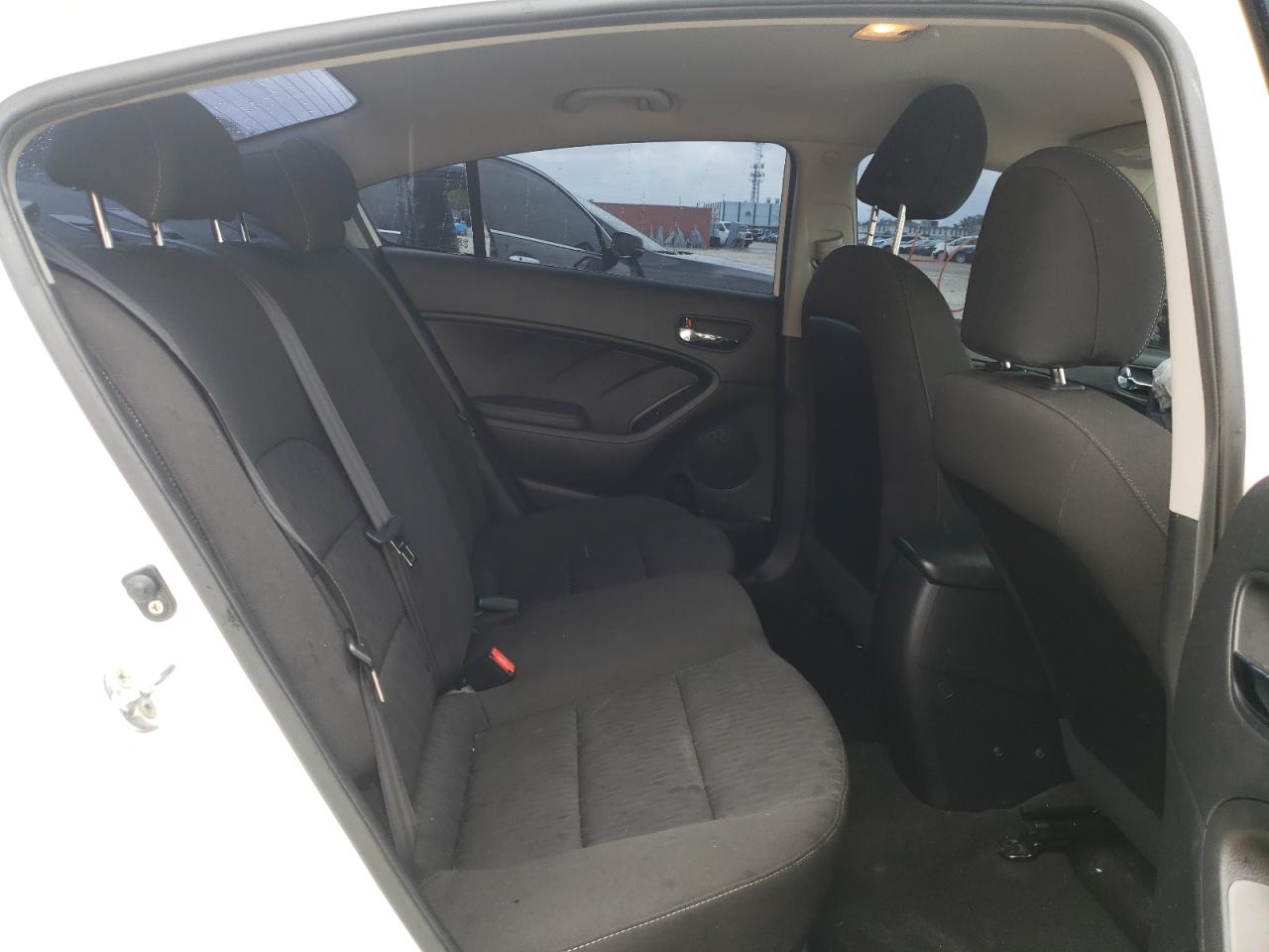 Photo 6 from auction – 2016 KIA FORTE LX with VIN KNAFK4A65G5463891